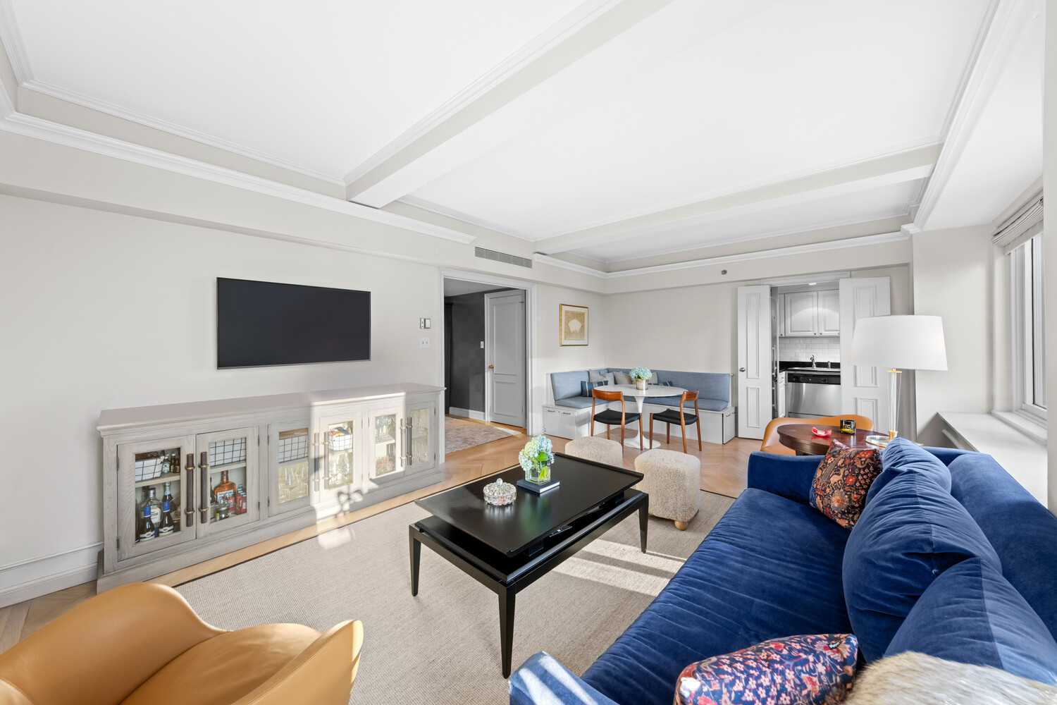 160 CENTRAL Park S 2811