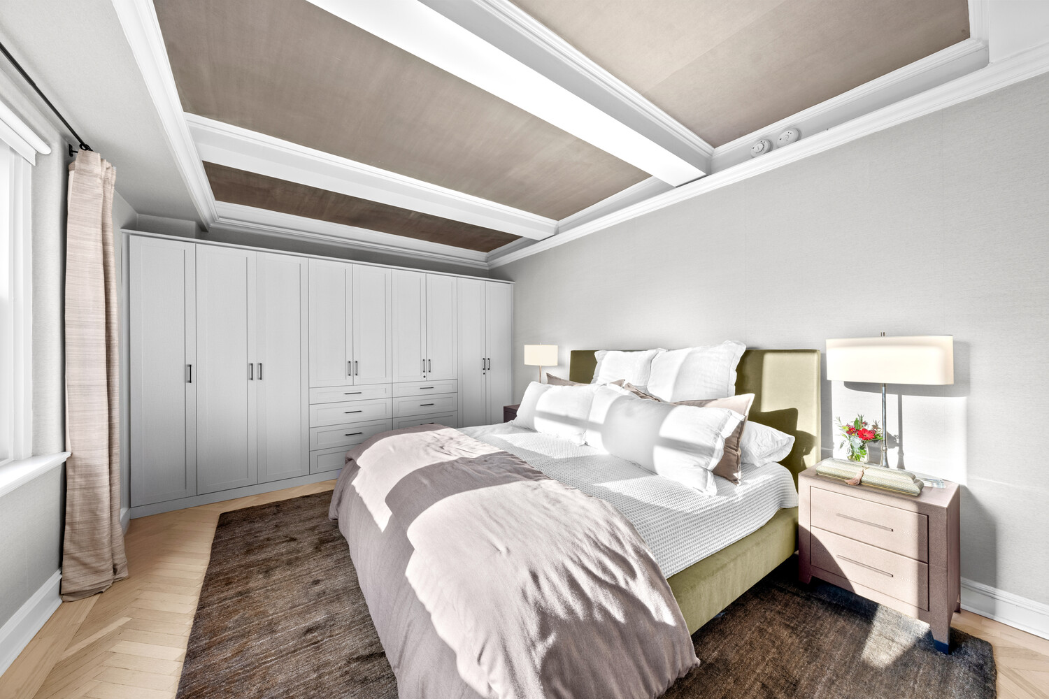 160 CENTRAL Park S 2811