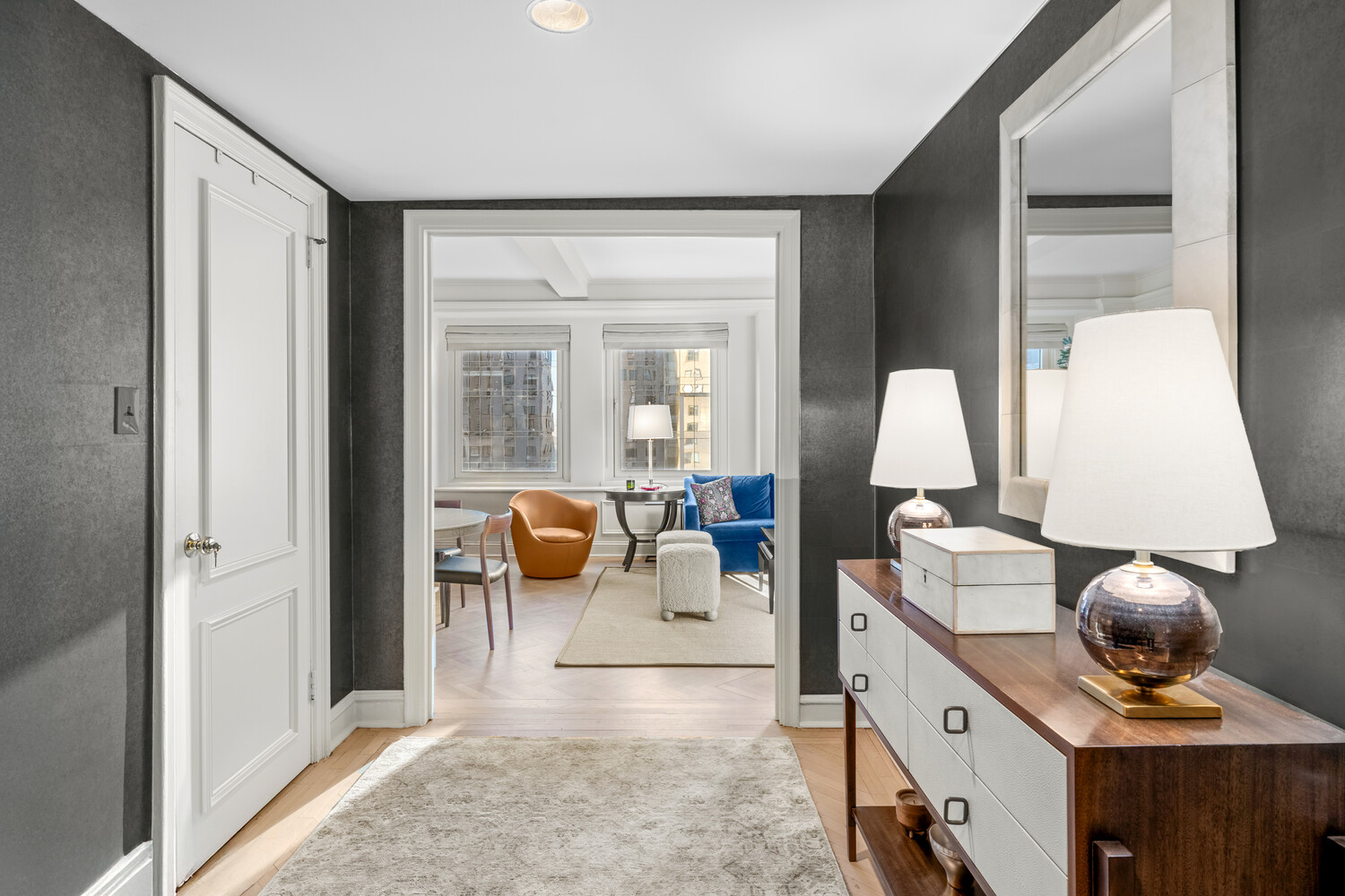 160 CENTRAL Park S 2811