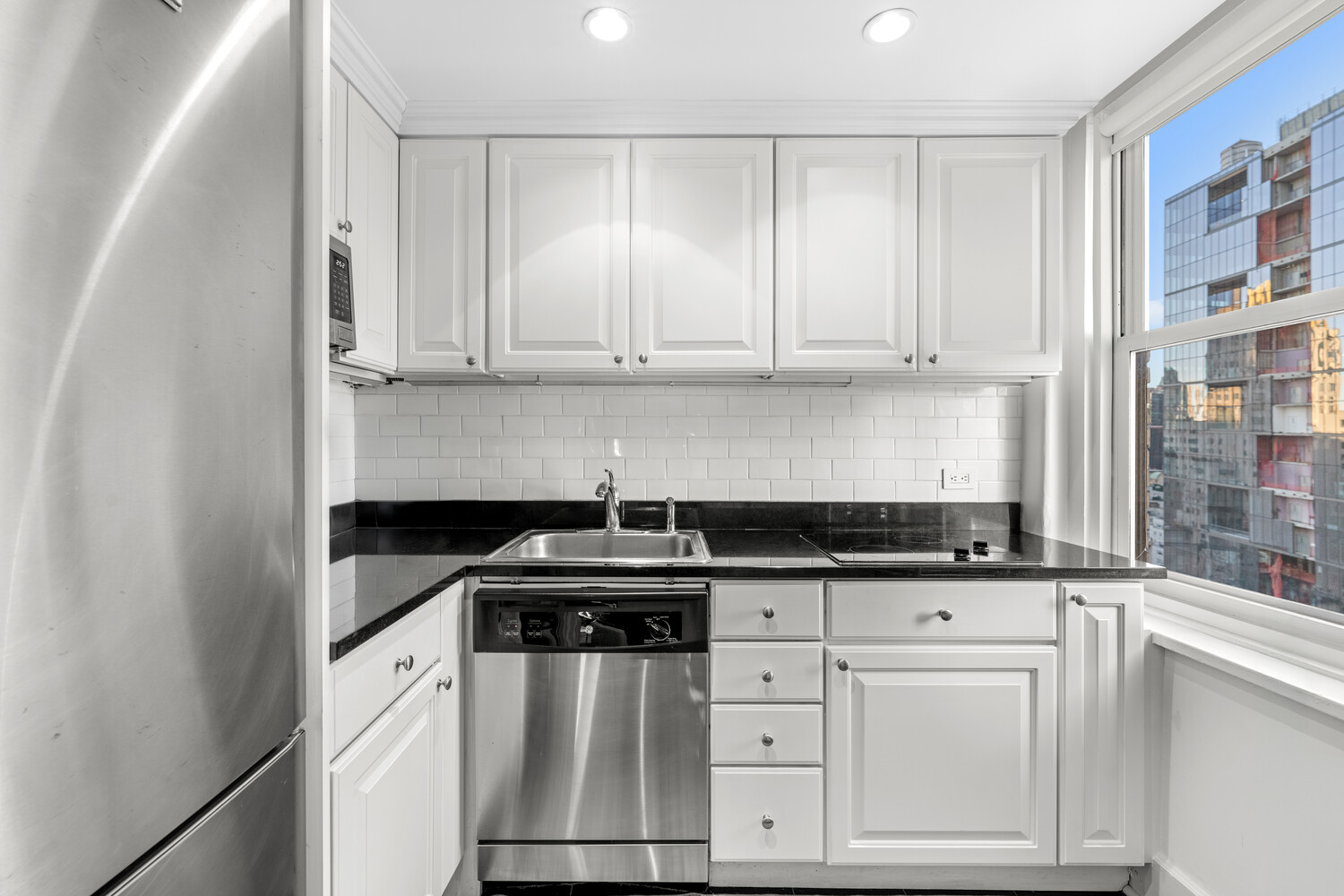 160 CENTRAL Park S 2811