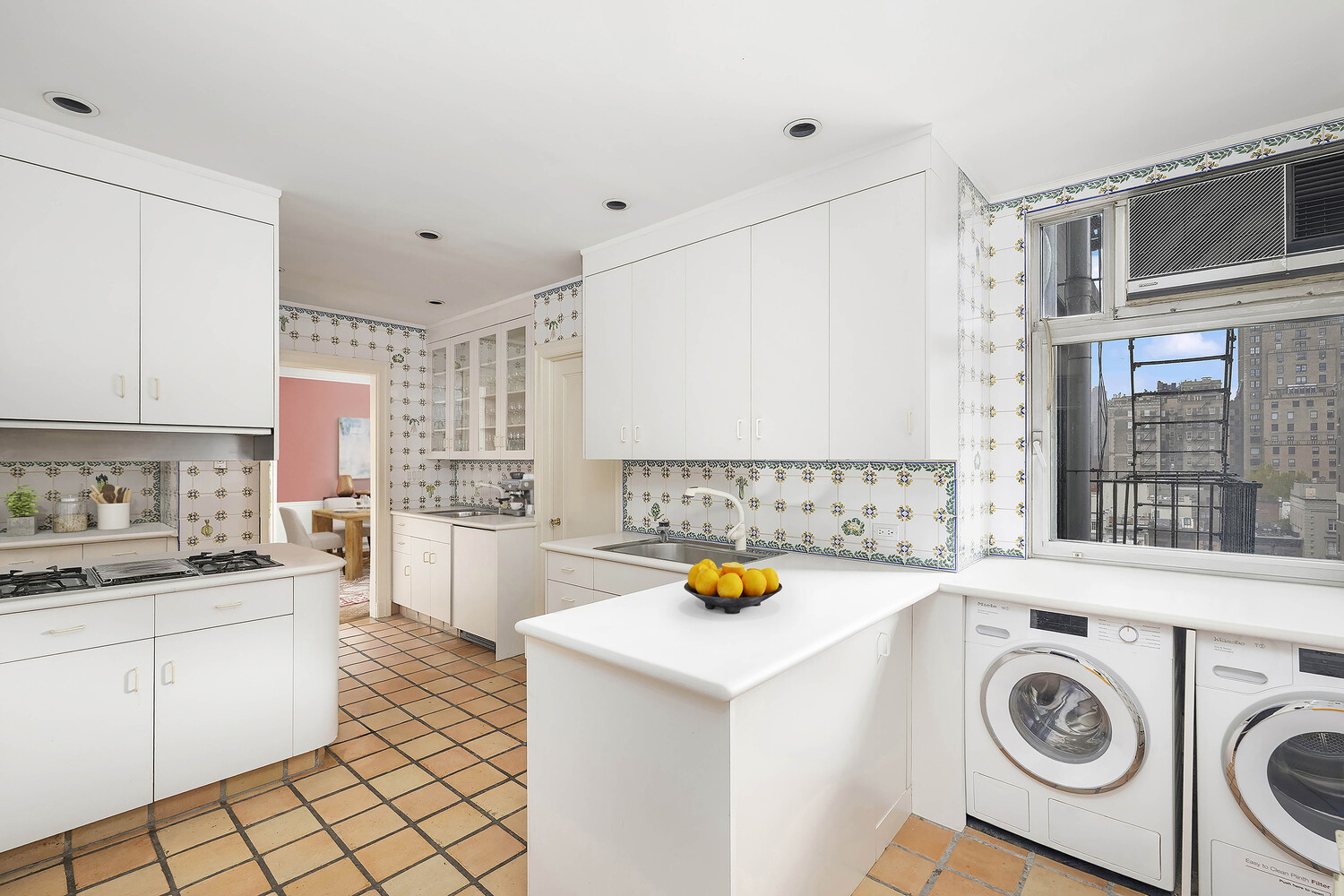 580 PARK Avenue 10A
