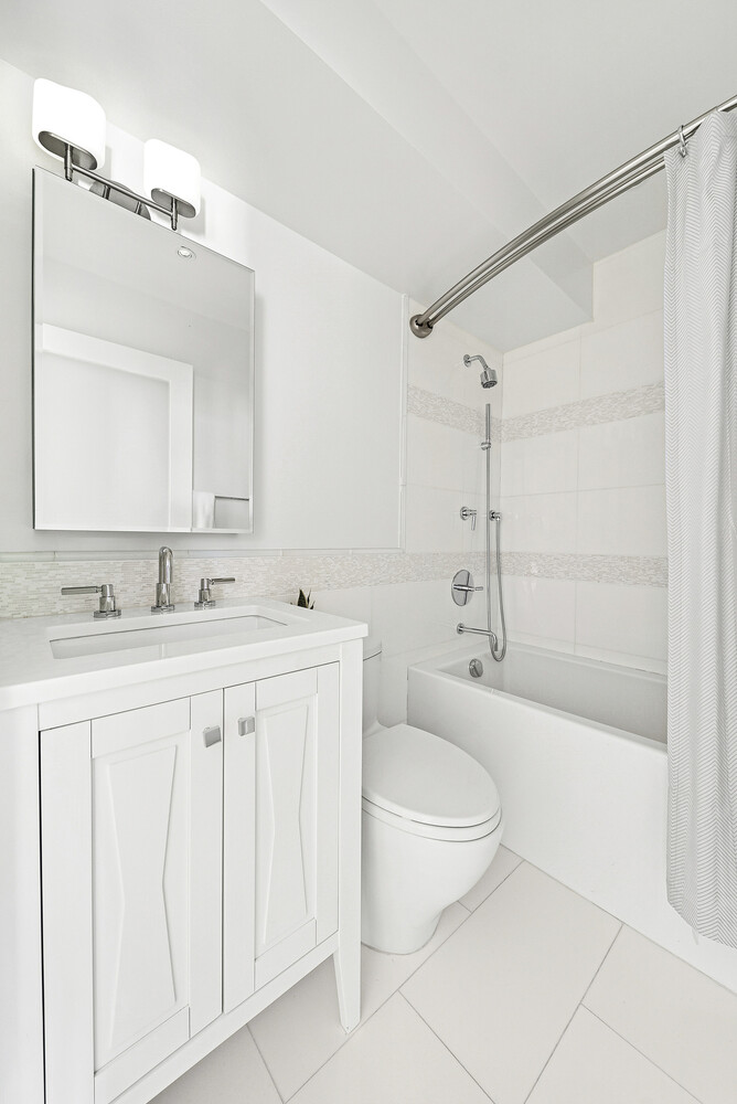 366 W 11TH Street PH12F