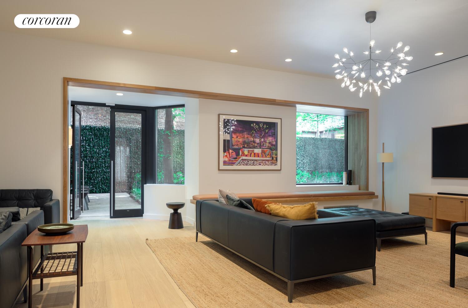 234 E 46TH Street 205