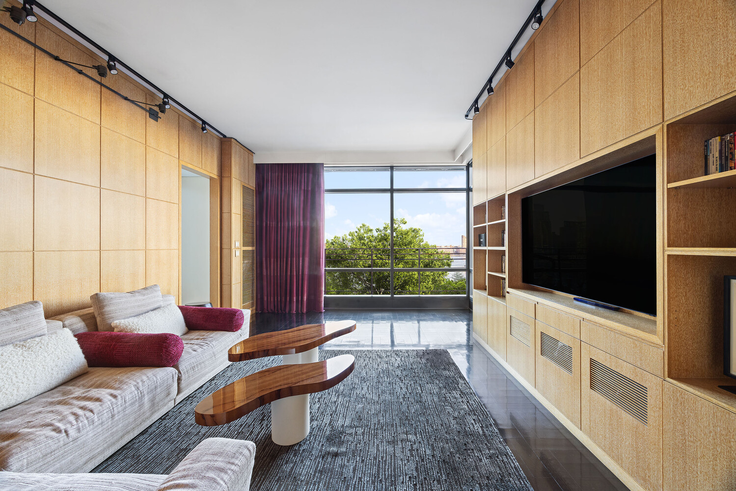 170 E END Avenue 8EF