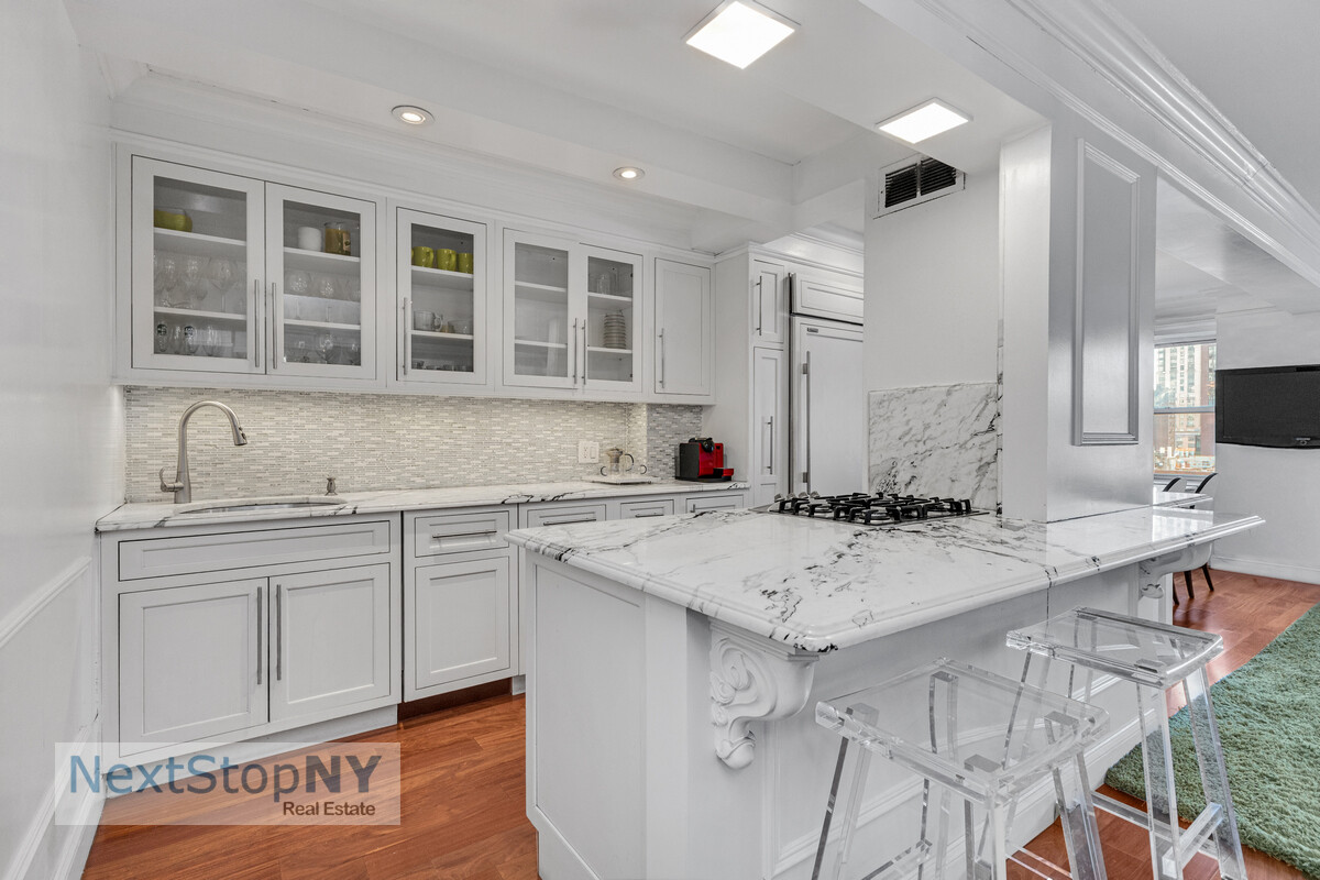 333 E 55TH Street 9D