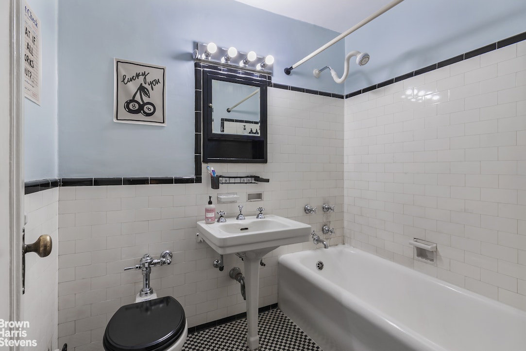 433 W 34TH Street 5M