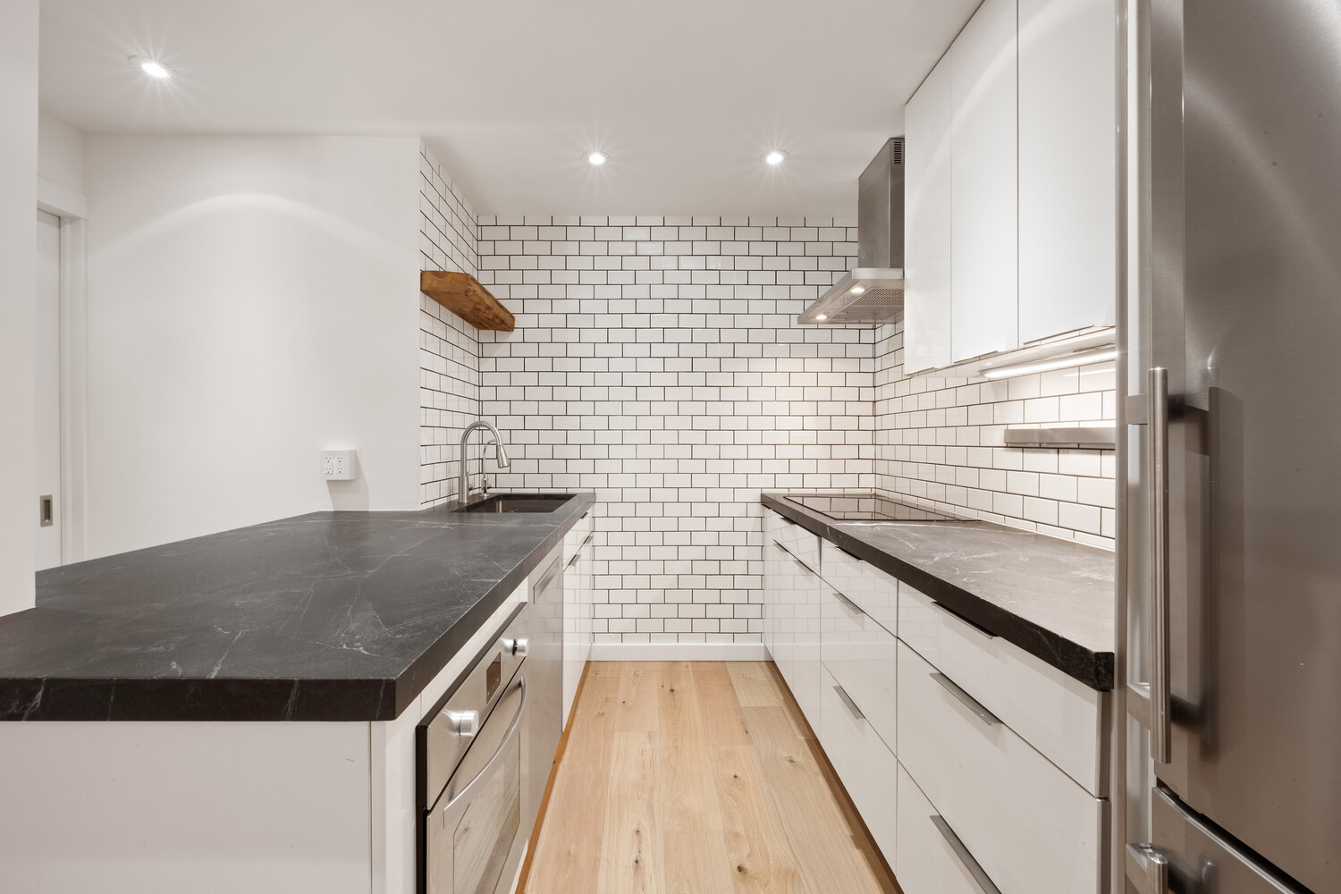 400 E 56TH Street 22F