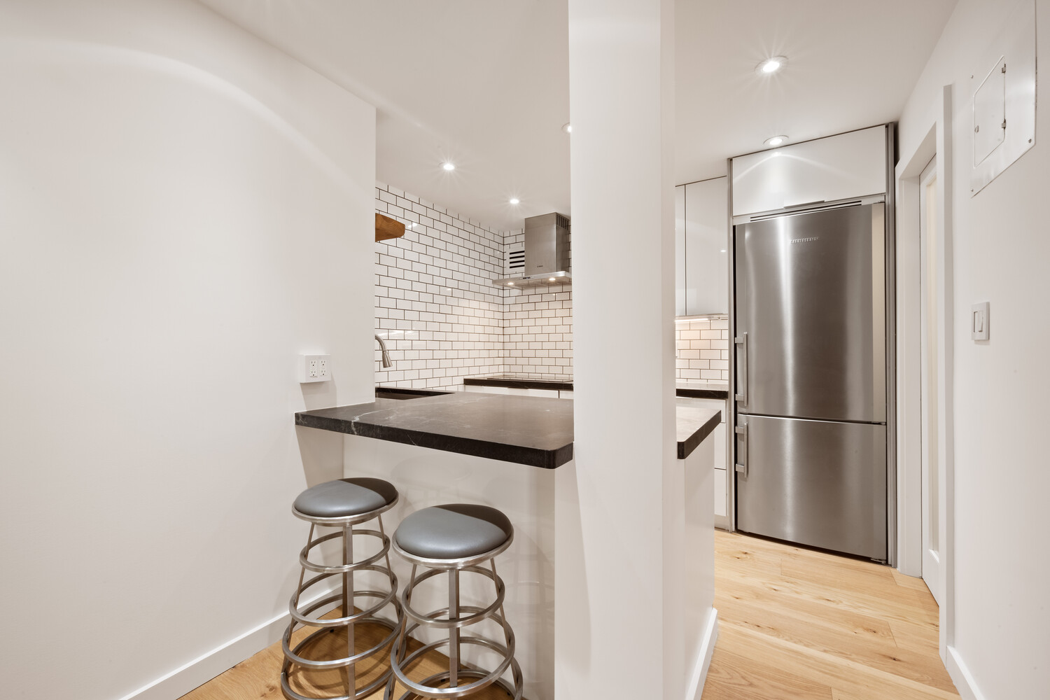 400 E 56TH Street 22F