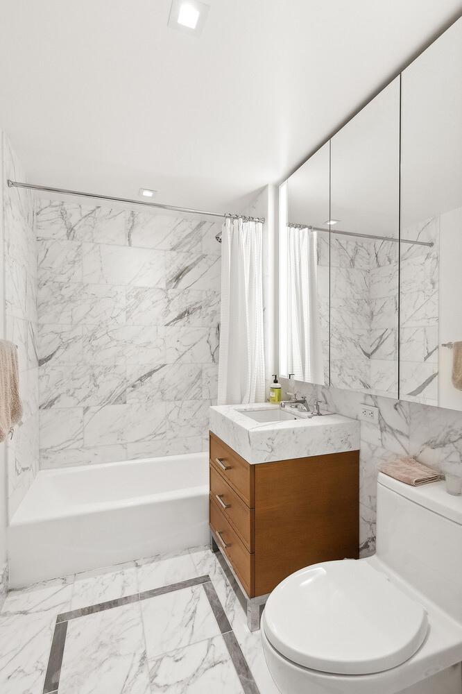 210 WARREN Street 5C