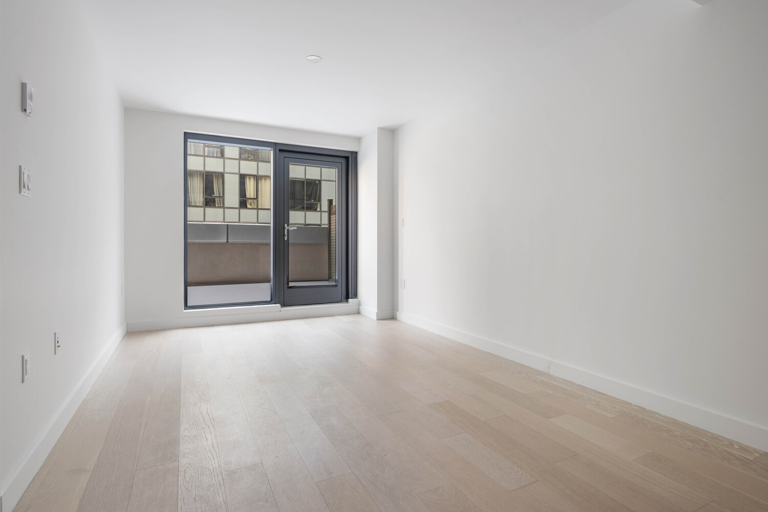 144-49 NORTHERN Boulevard 203