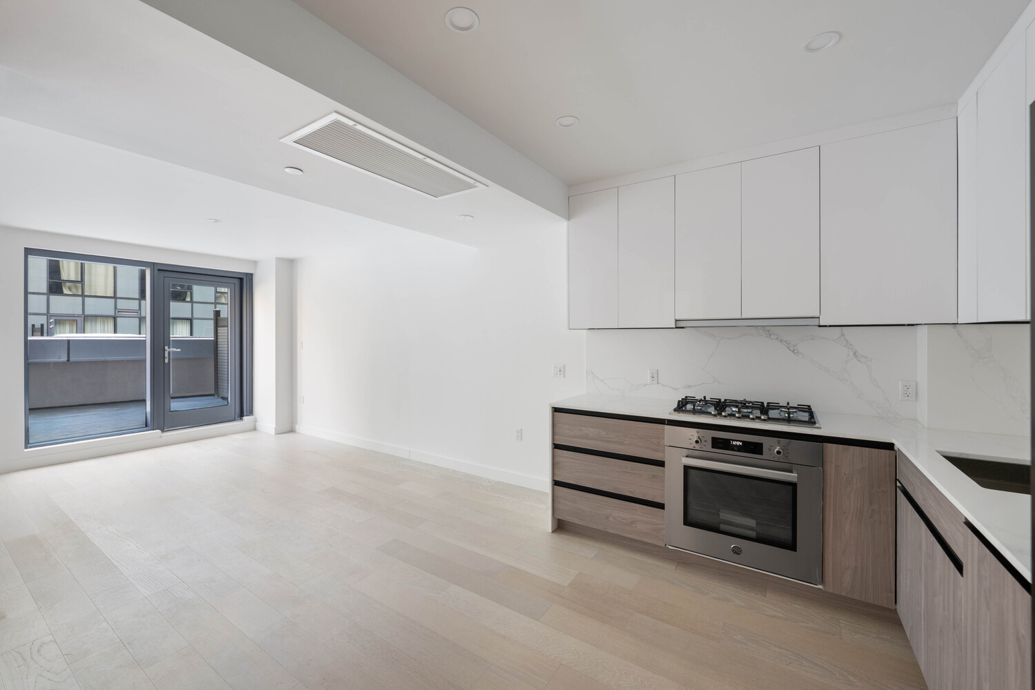 144-49 NORTHERN Boulevard 203