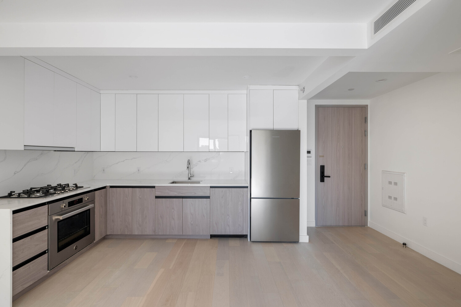 144-49 NORTHERN Boulevard 420