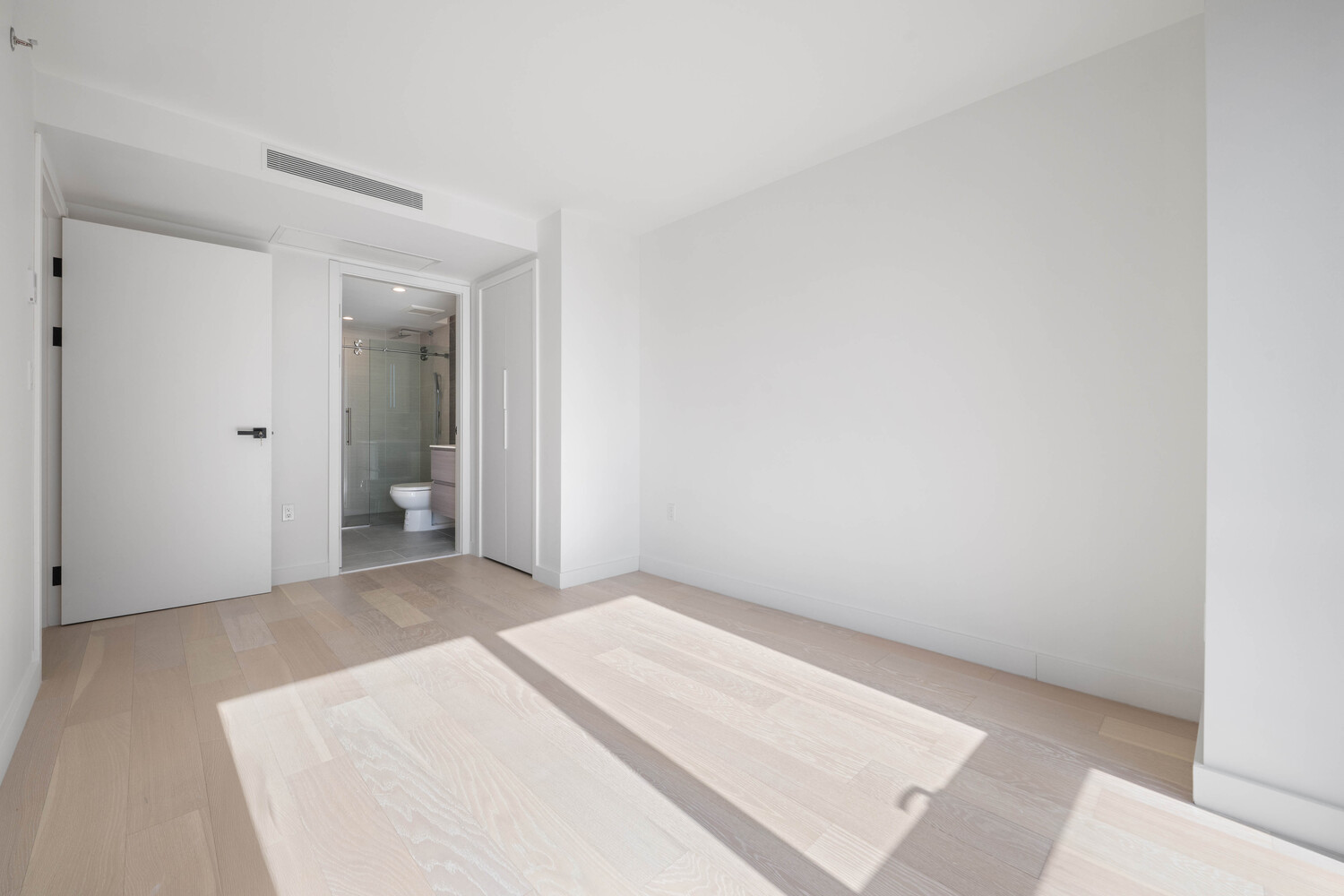 144-49 NORTHERN Boulevard 420