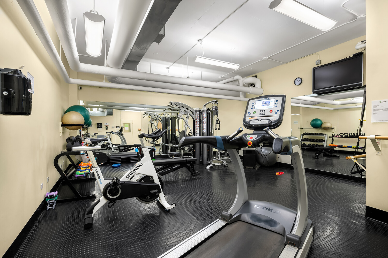 165 W END Avenue 15J