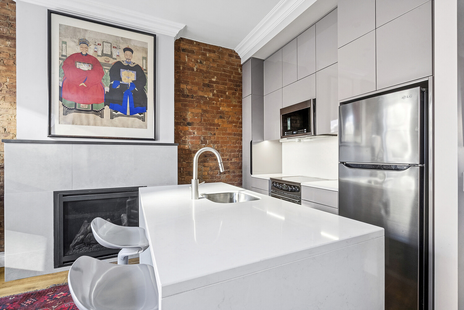 459 W 47TH Street 2R