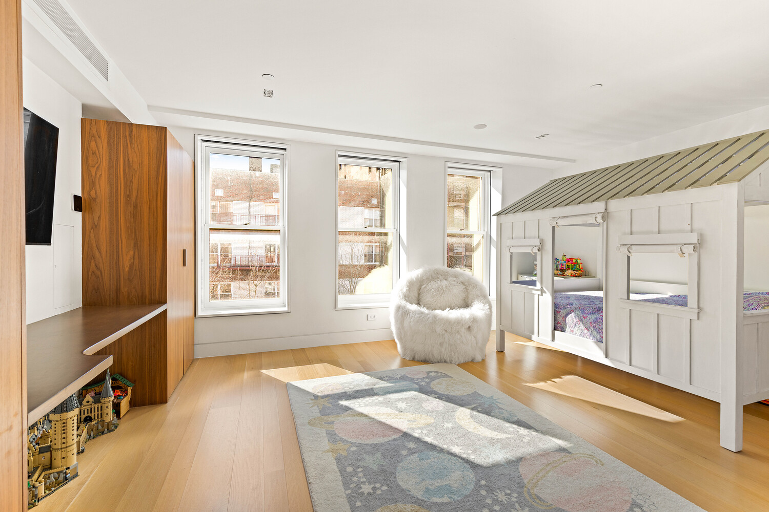 163 W 76TH Street