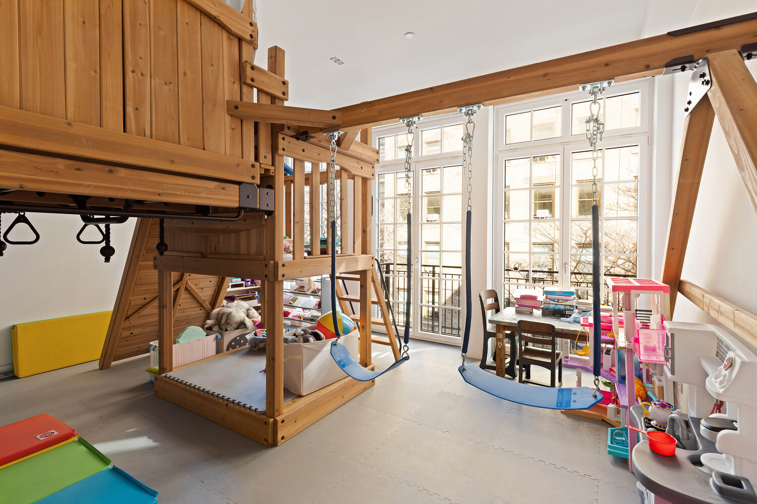 163 W 76TH Street