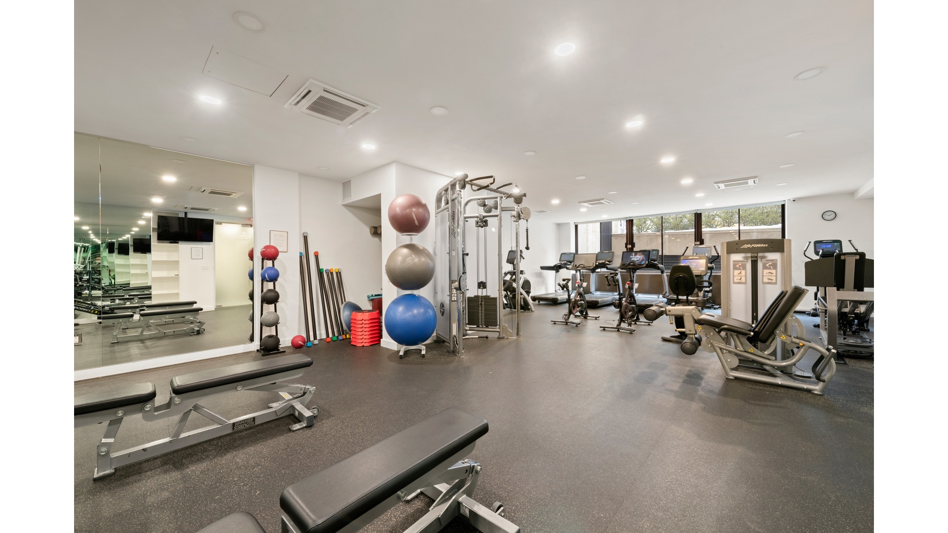 900 PARK Avenue 5E
