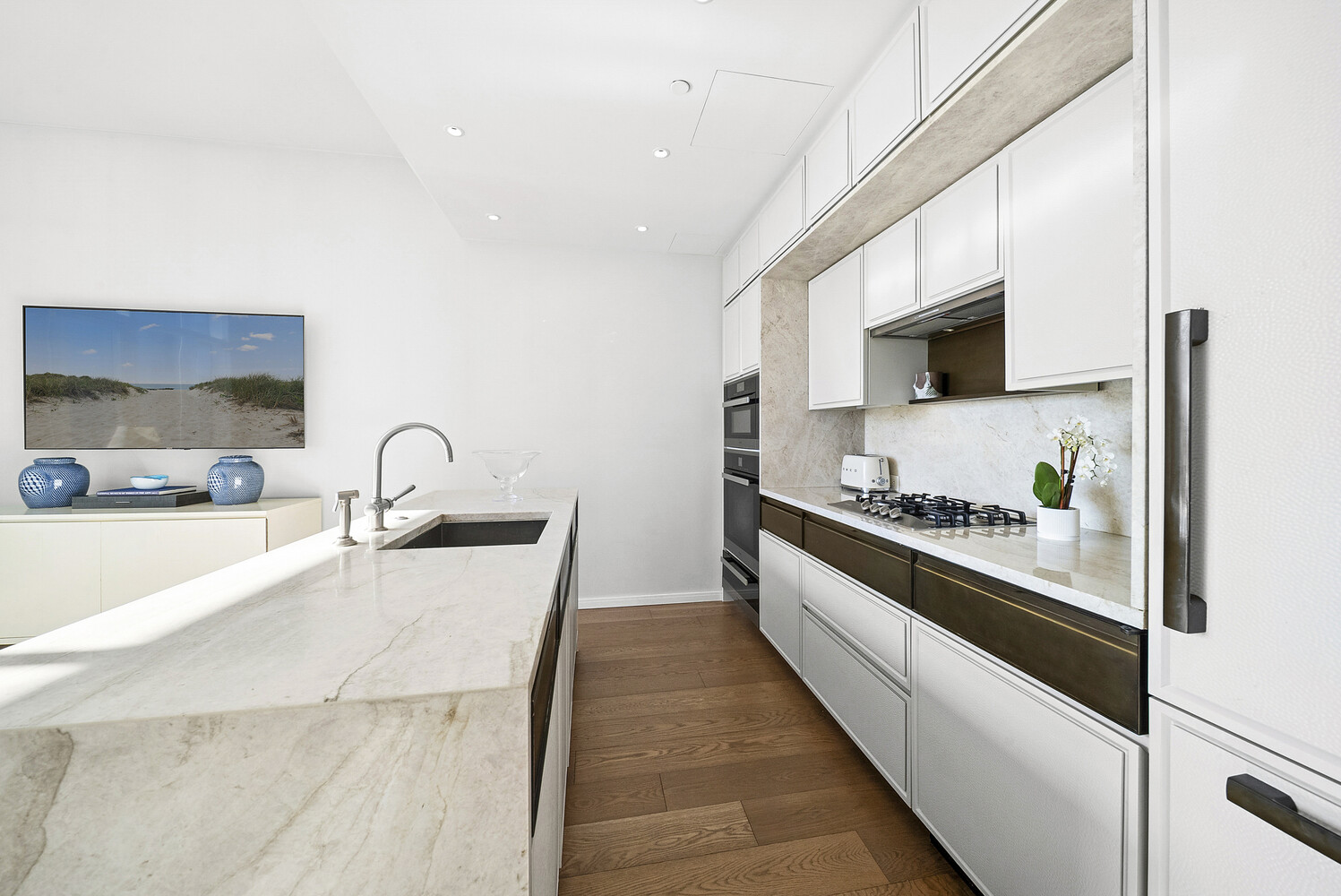 5 BEEKMAN Street 24C