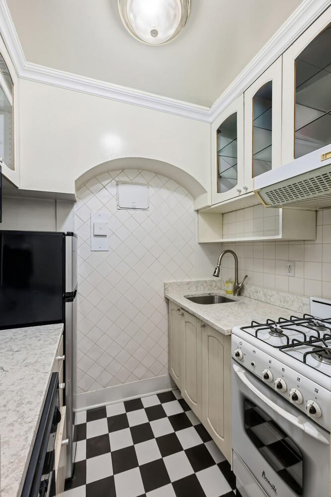 25 W 13TH Street 1HN