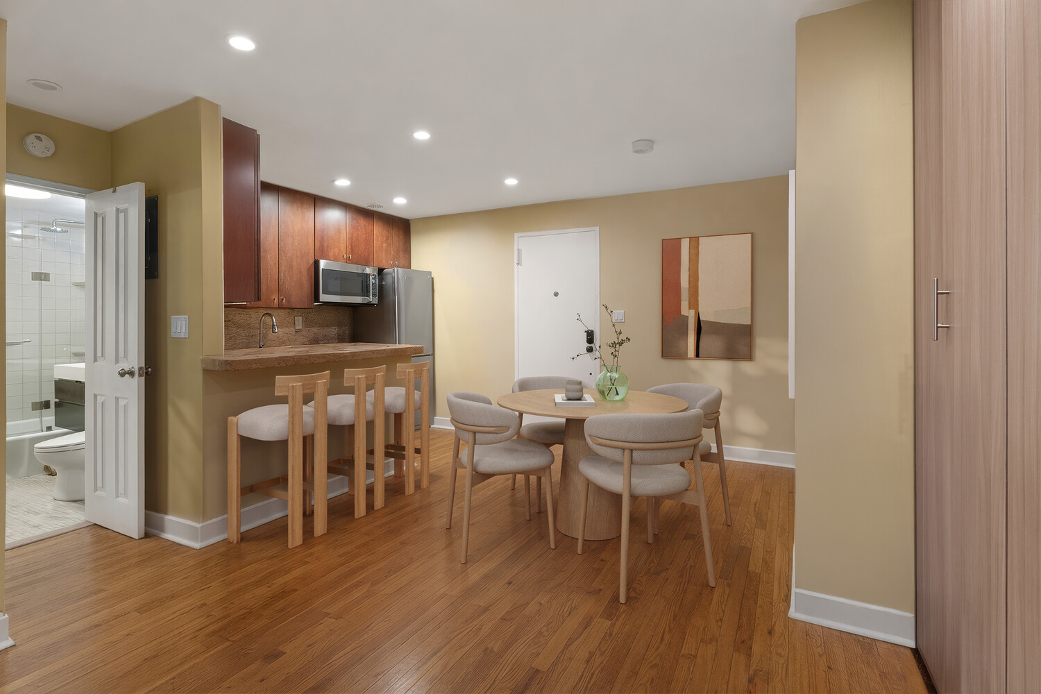 250 W 15TH Street 3I