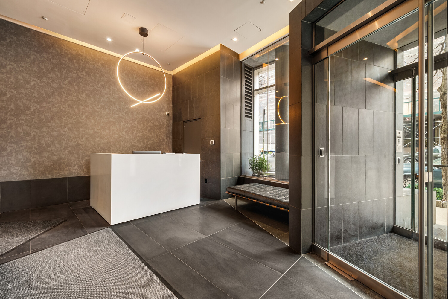 475 GREENWICH Street 2B