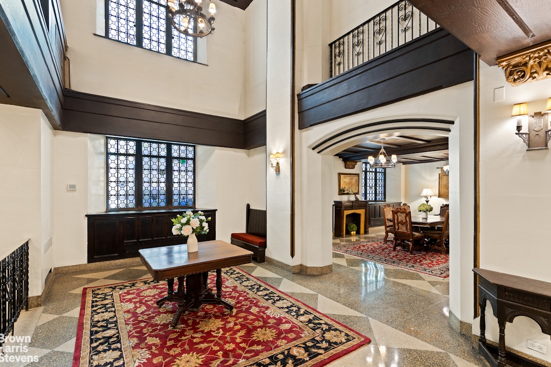320 E 42ND Street 1001