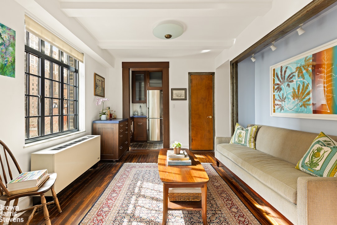 320 E 42ND Street 1001