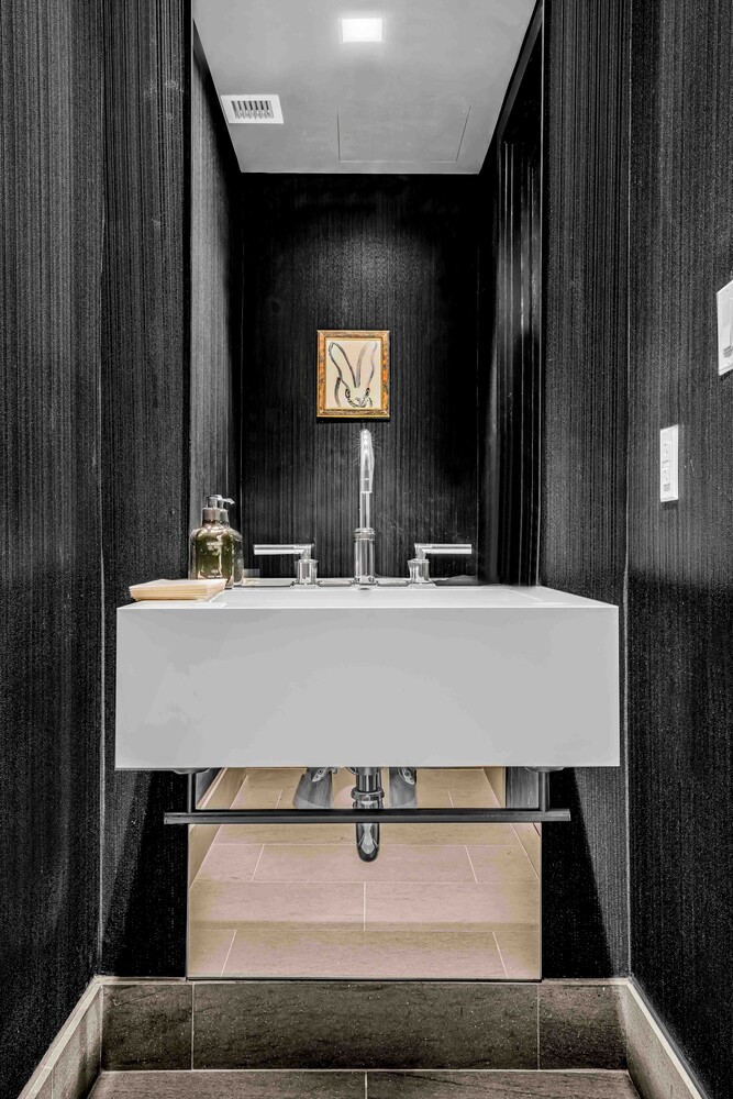 242 BROOME Street 8A