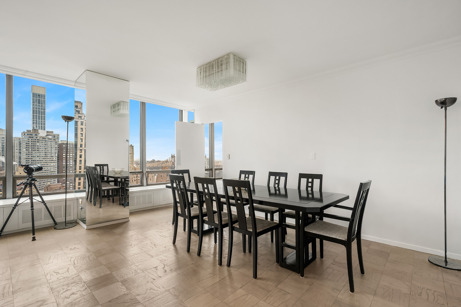 860 UNITED NATIONS Plaza 27/28C