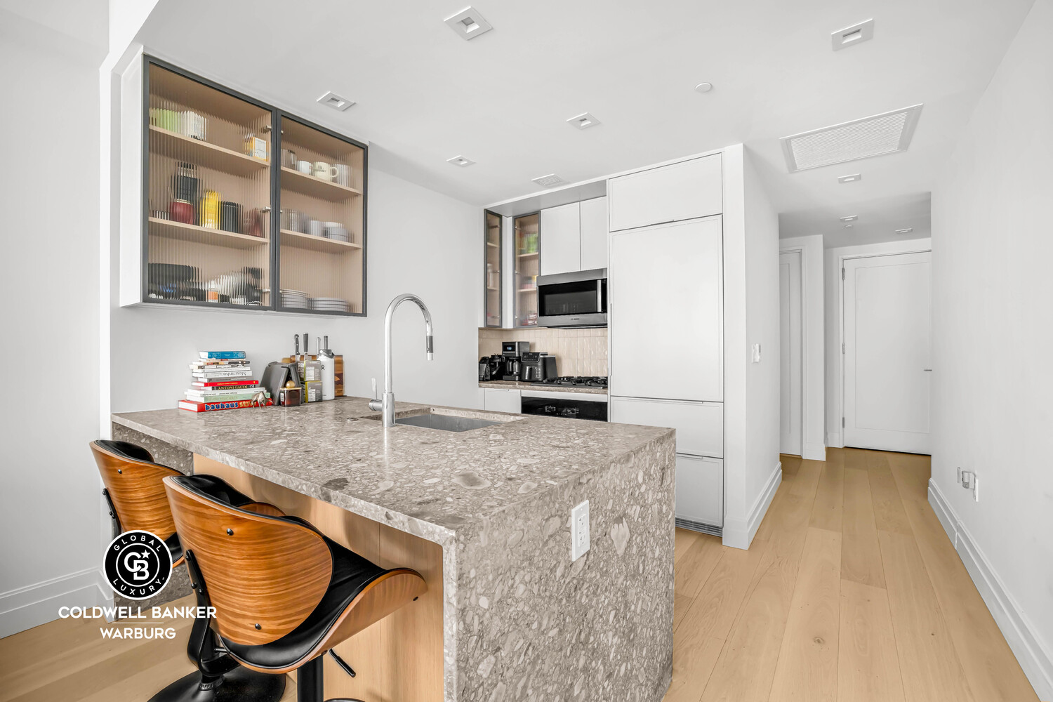 222 E BROADWAY 2B