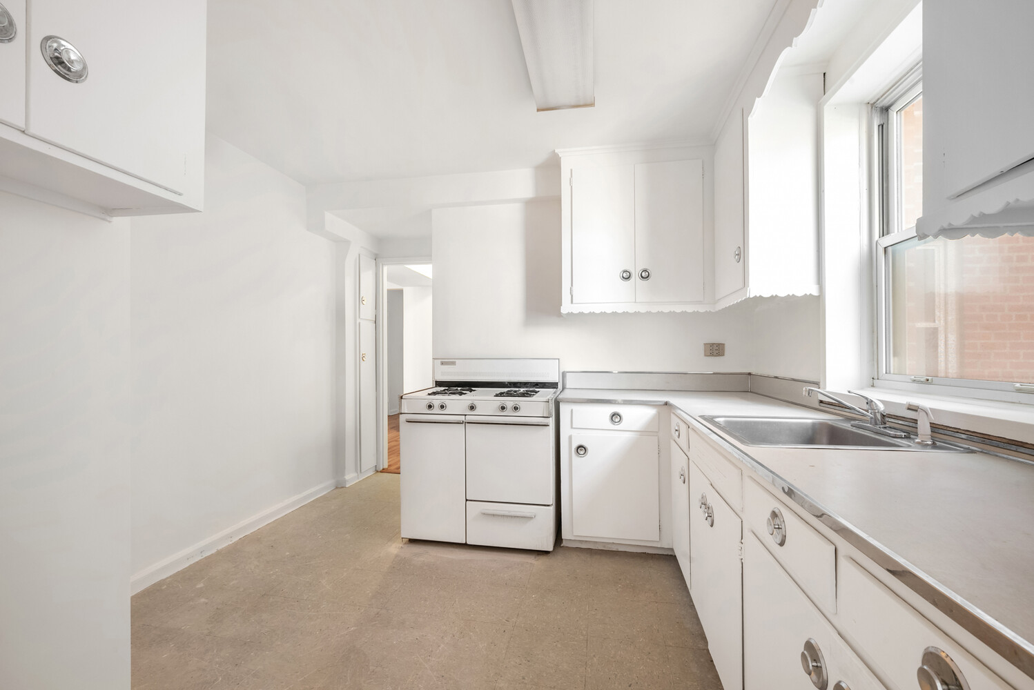 1717 E 18TH Street 2T