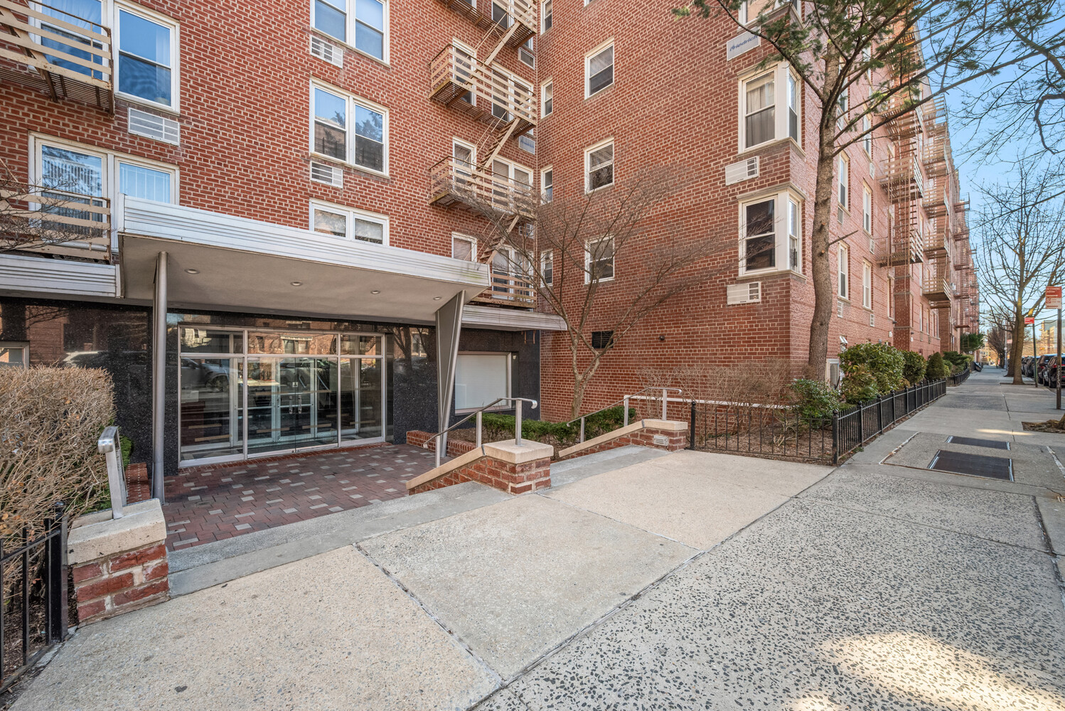1717 E 18TH Street 2T