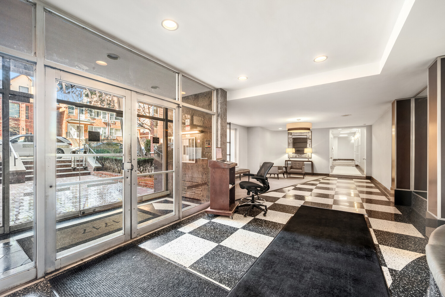 1717 E 18TH Street 2T