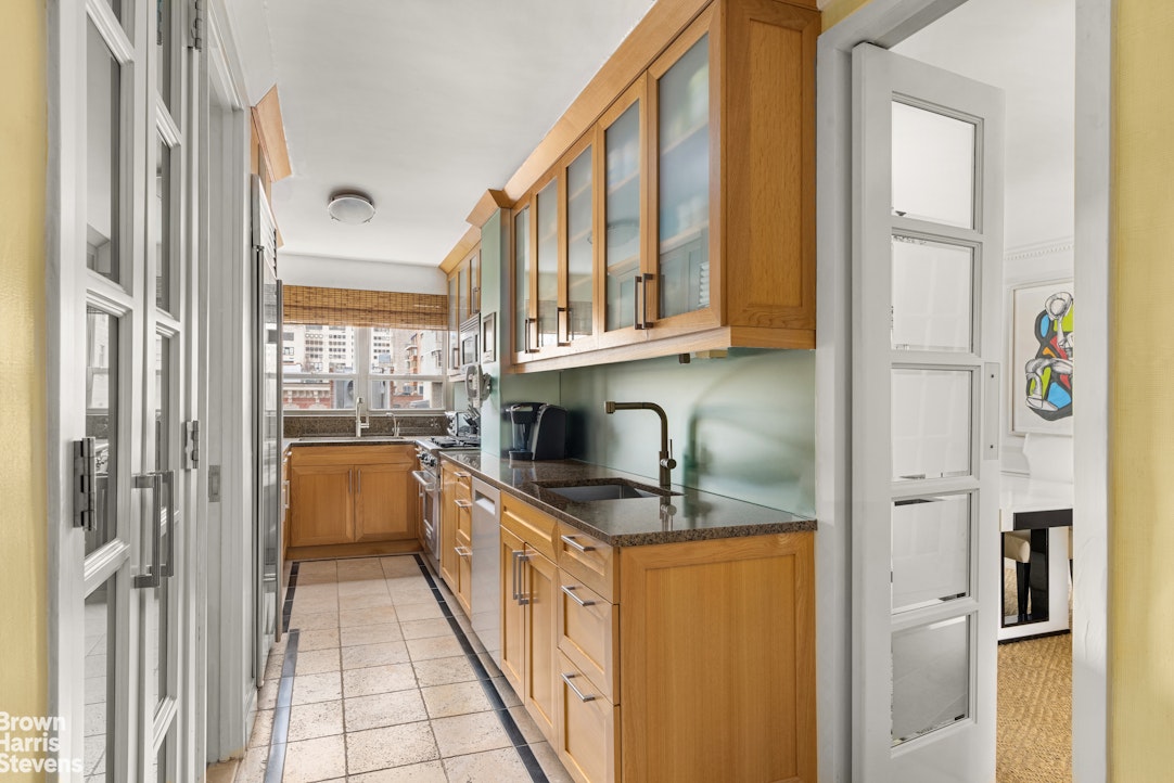 114 E 72ND Street 11A/B