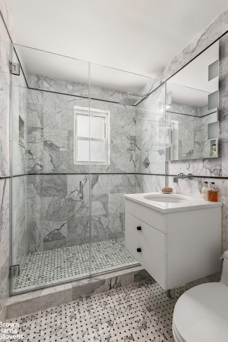 114 E 72ND Street 11A/B