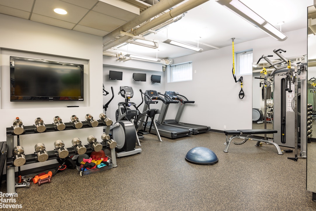 114 E 72ND Street 11A/B