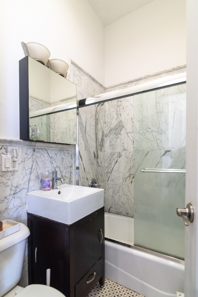 38 W 83RD Street 1