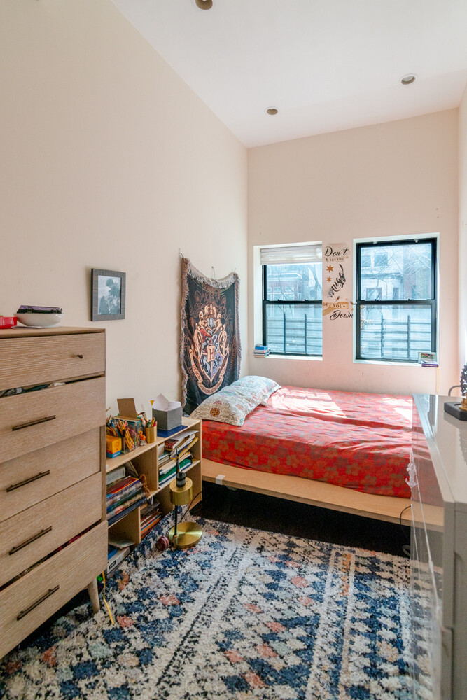 38 W 83RD Street 1