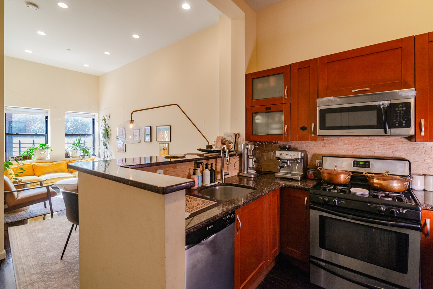 38 W 83RD Street 1