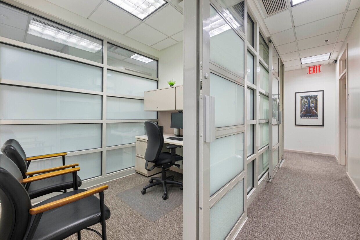 160 W 86th Street, Commercial