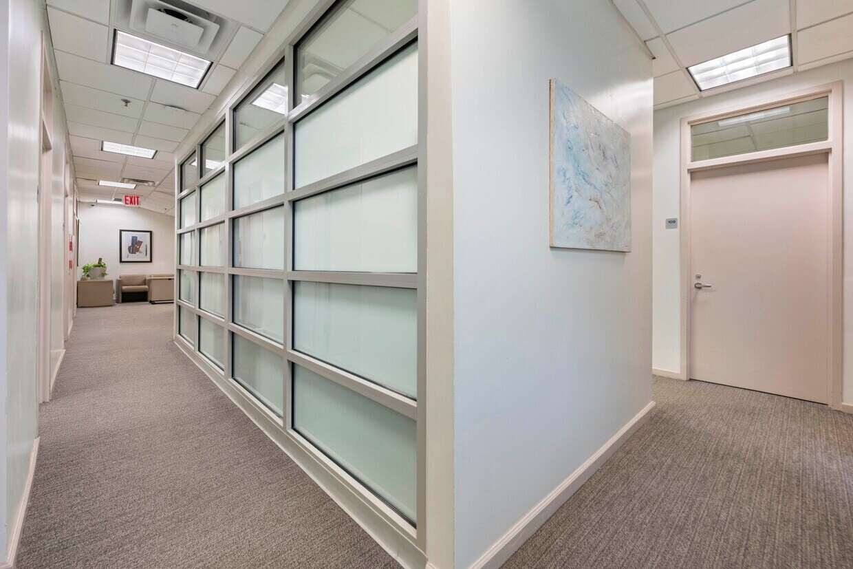 160 W 86th Street, Commercial