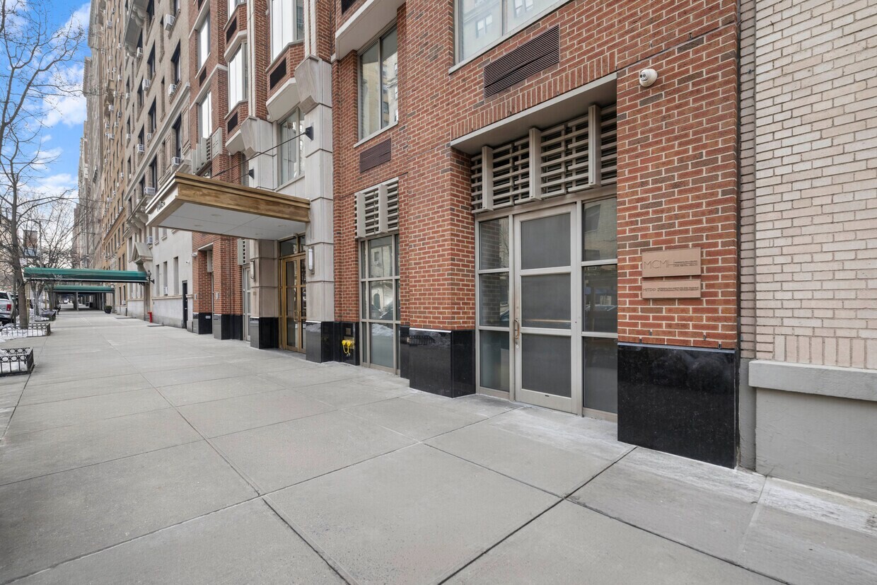 160 W 86th Street, Commercial