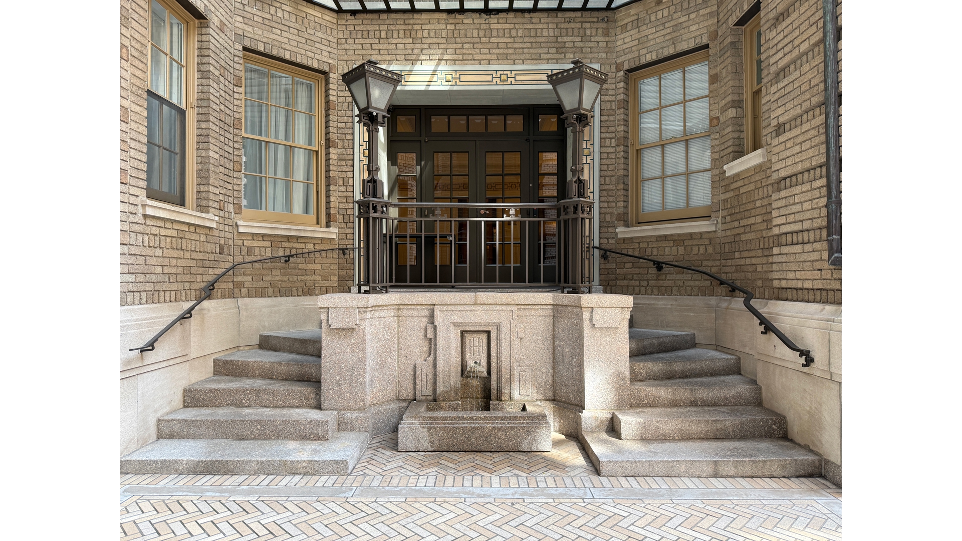 41 CENTRAL Park W 1A