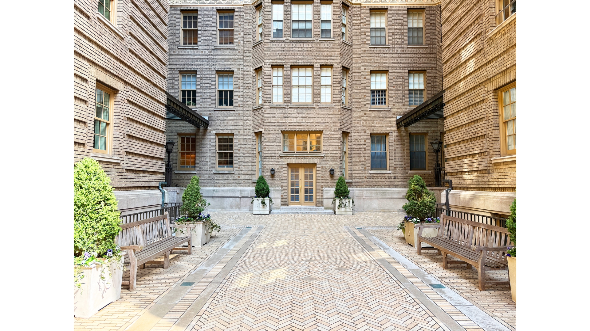 41 CENTRAL Park W 1A