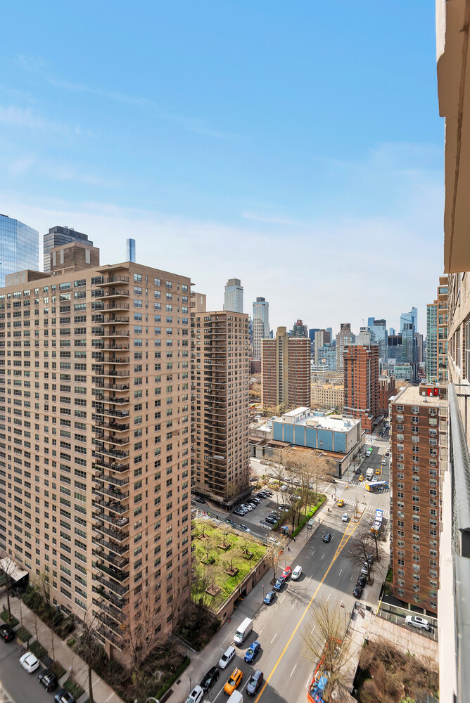 185 W END Avenue 25L