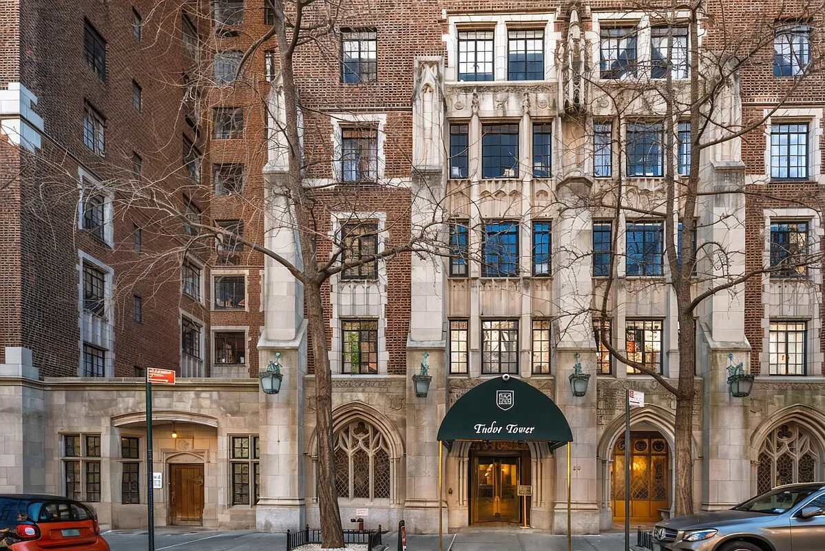 25 TUDOR CITY Place 301