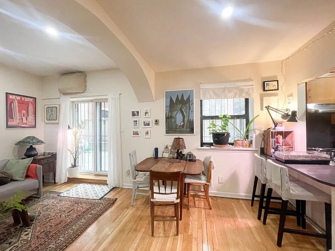 257 W 91ST Street GR