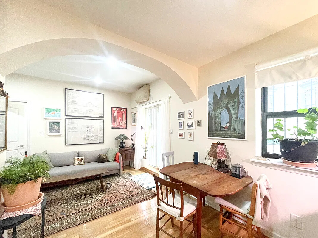 257 W 91ST Street GR