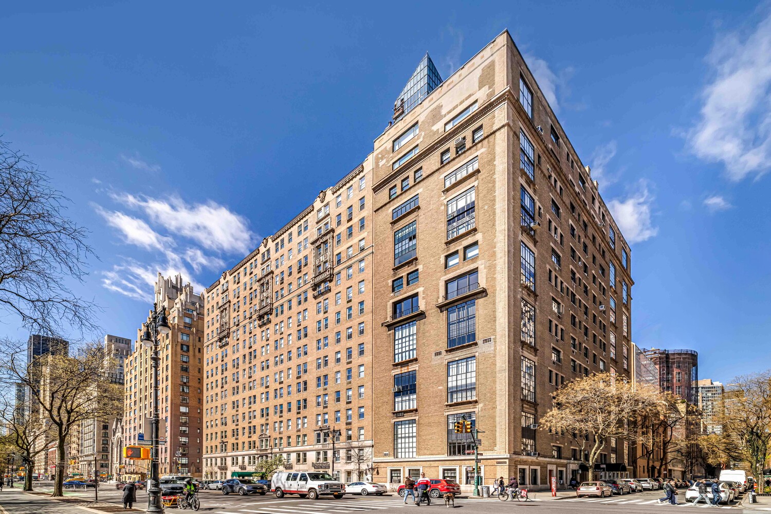 2 W 67TH Street 6/7DE